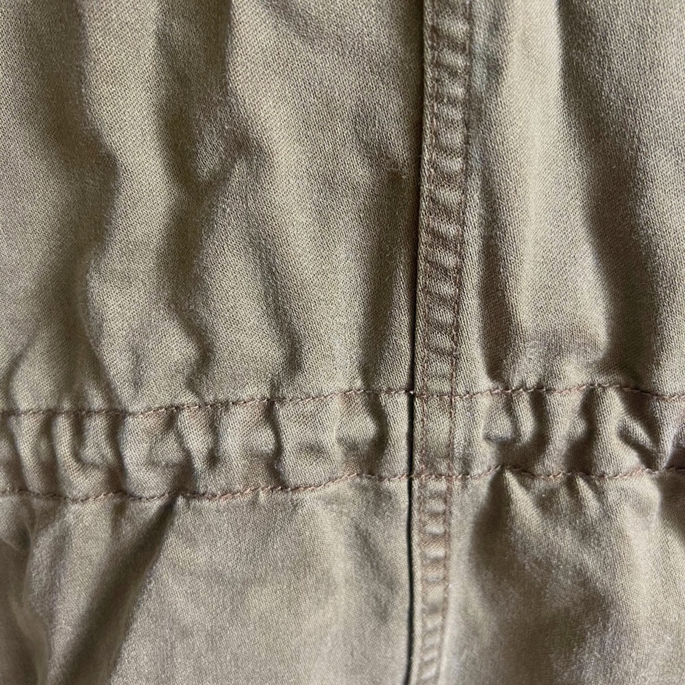 Talia Sleeveless Military Green Cargo Jacket With Drawstring Waist - Picture 6 of 9